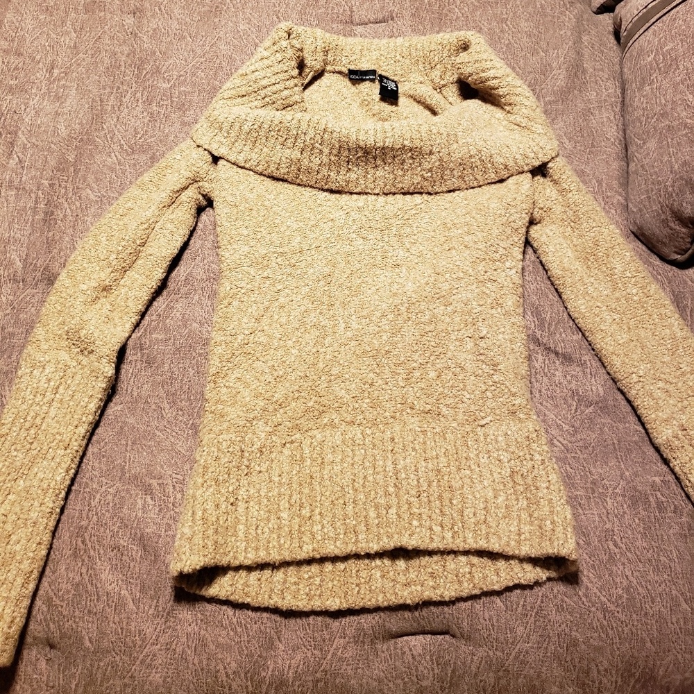 Moda Super soft beige off the shoulder sweater